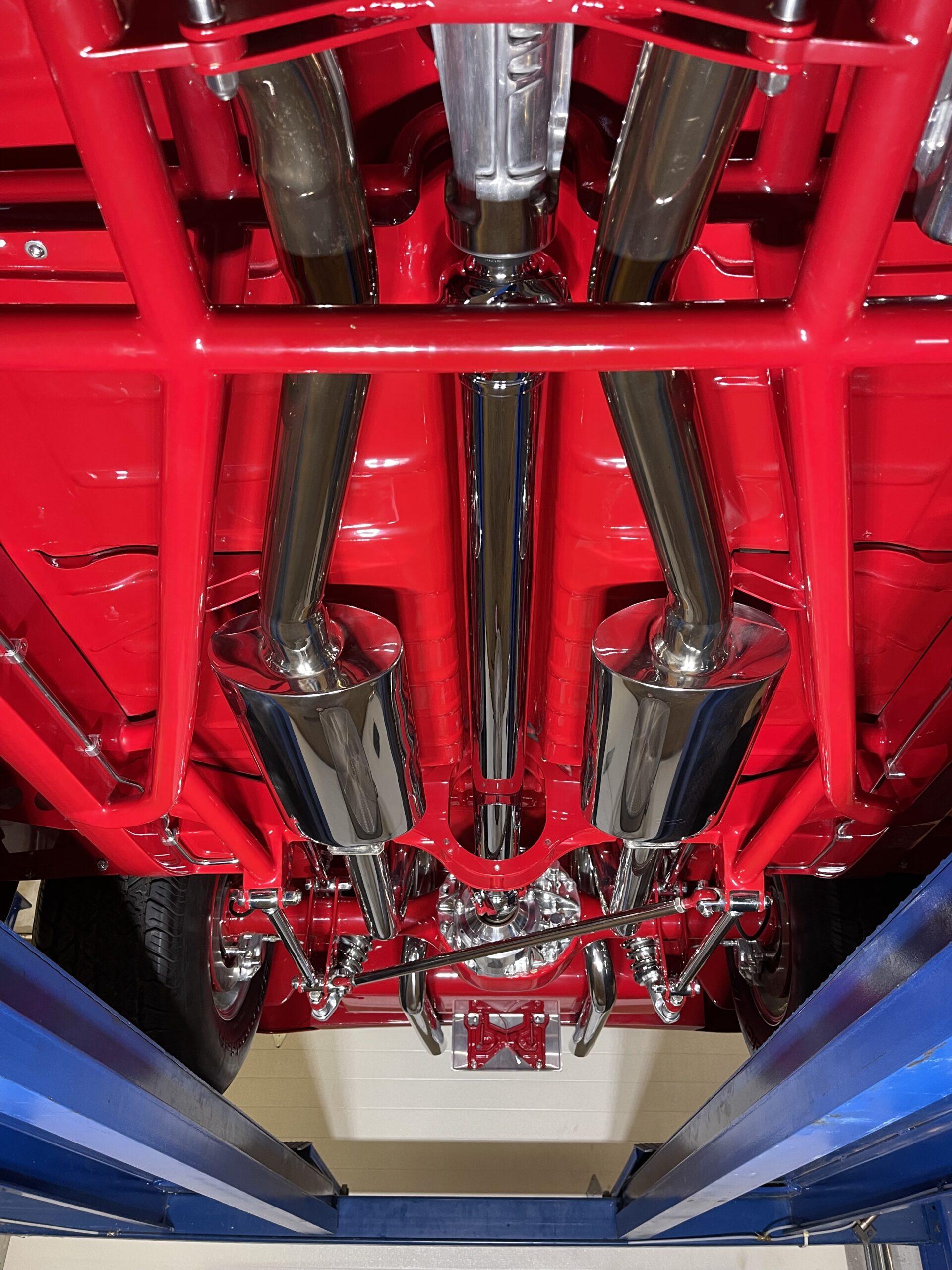 Opposing Cylinders