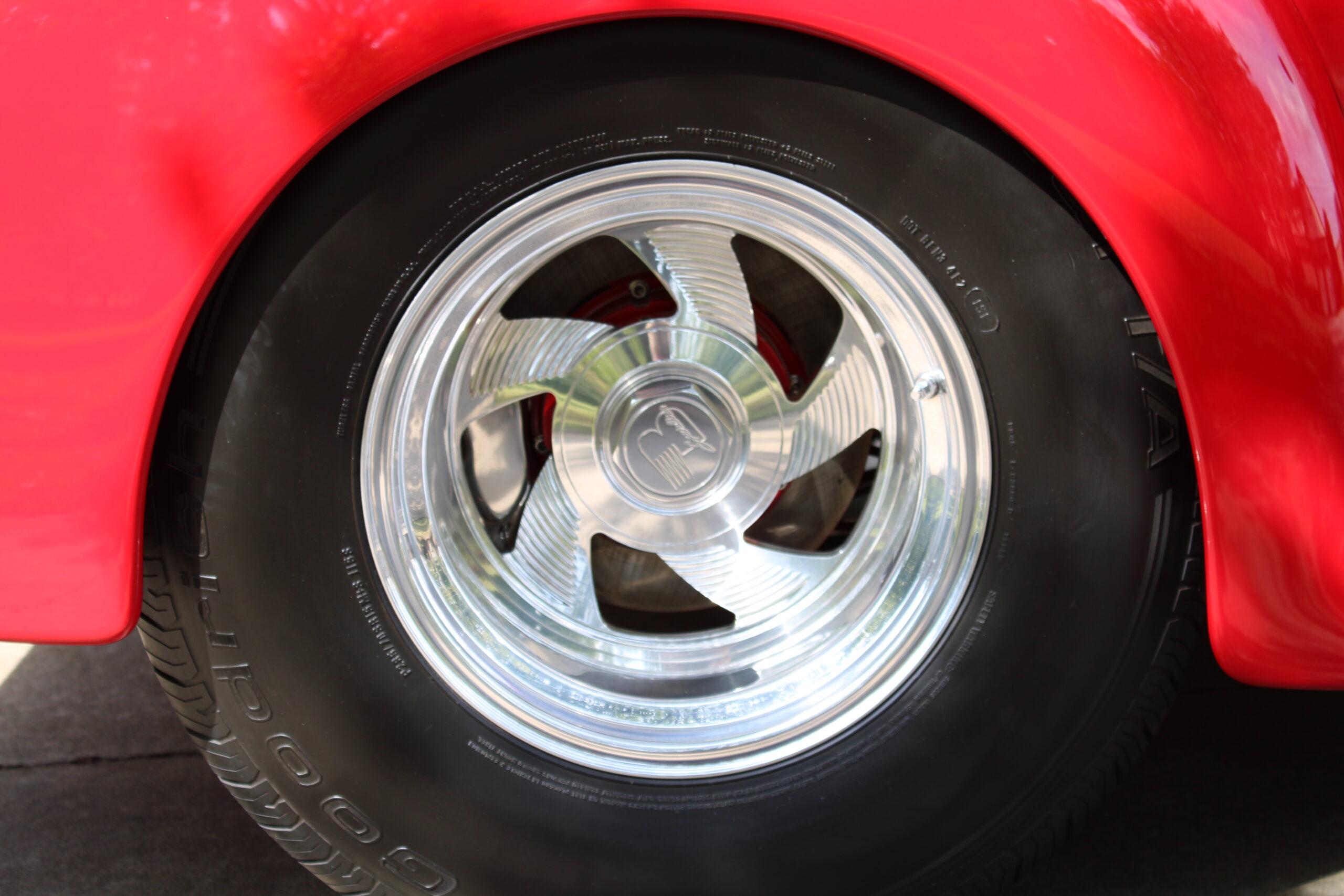 Opposing Cylinders