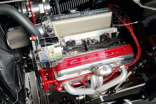 Opposing Cylinders