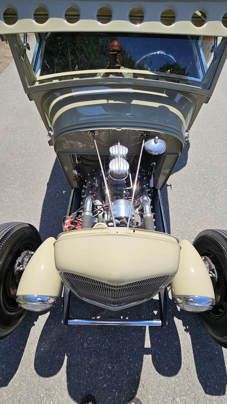 Opposing Cylinders