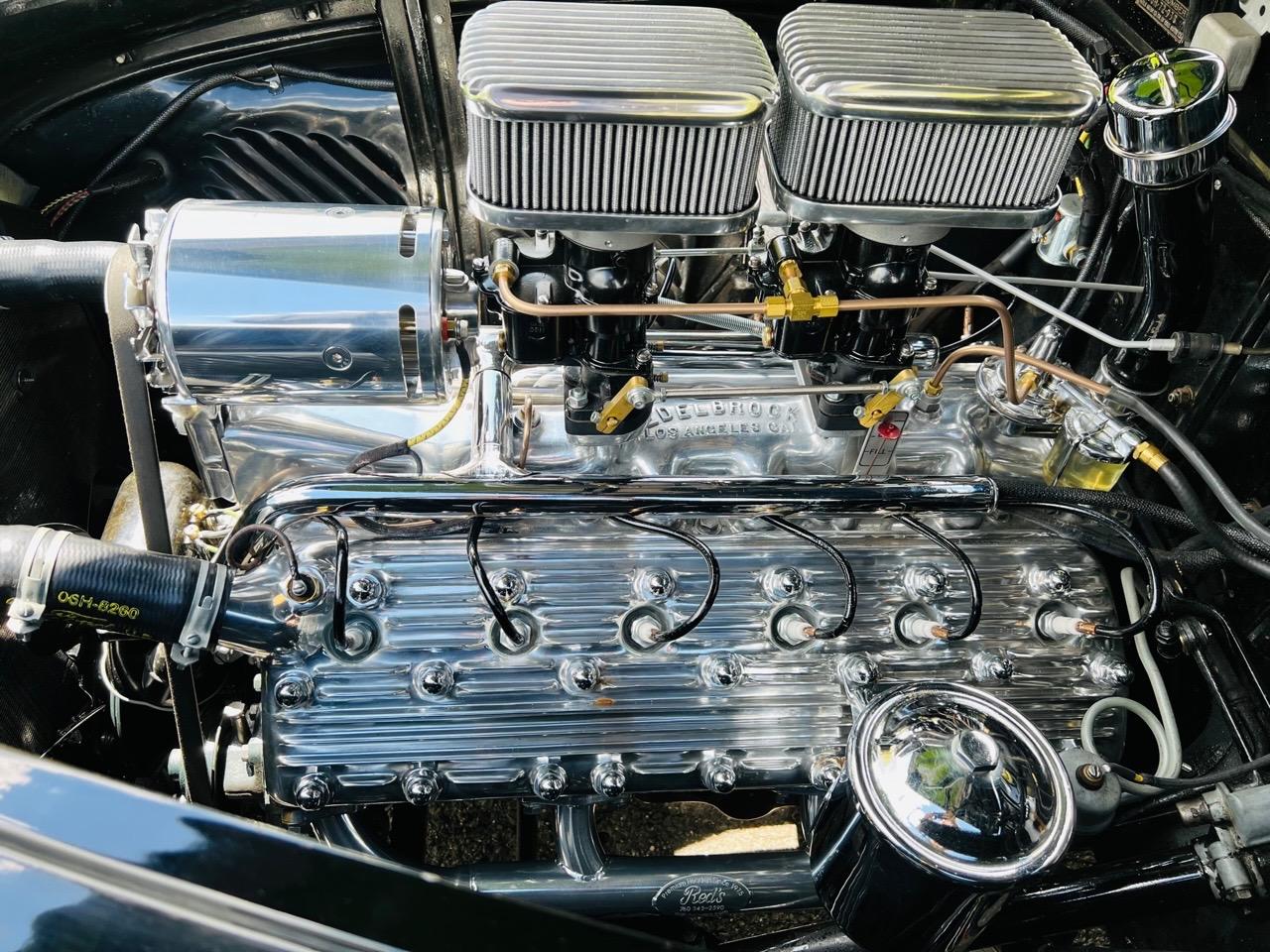 Opposing Cylinders