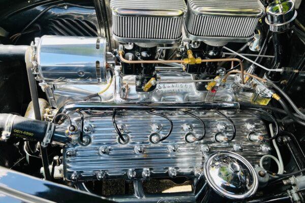 Opposing Cylinders