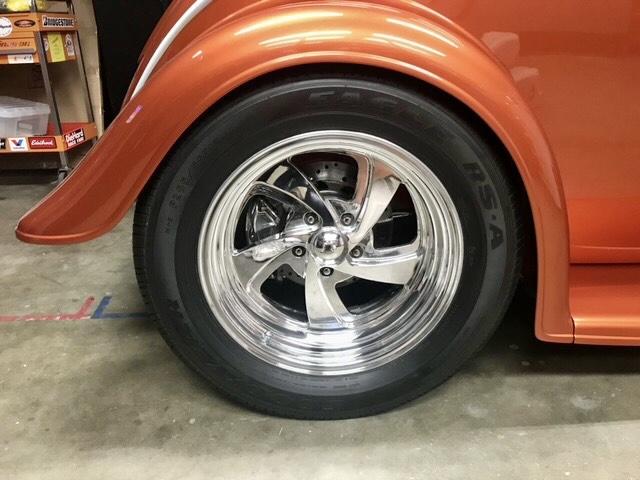Opposing Cylinders