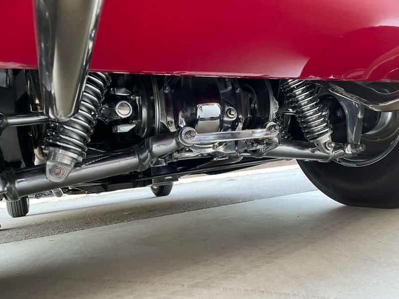 Opposing Cylinders