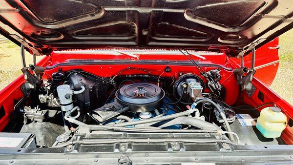 Opposing Cylinders