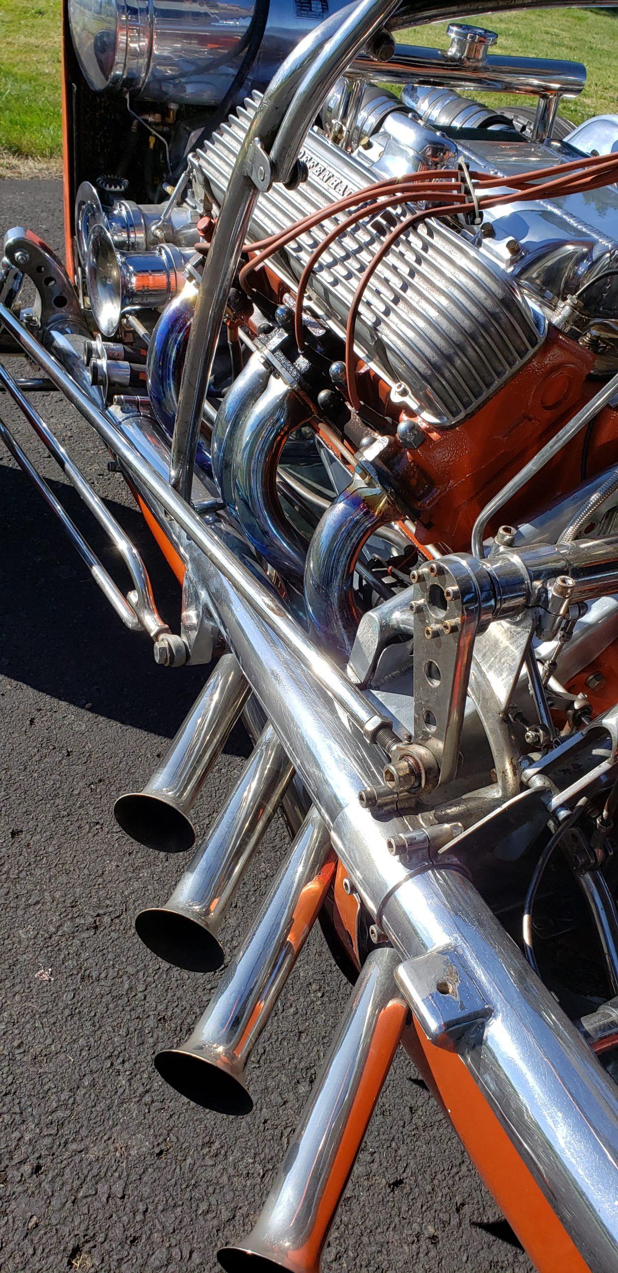 Opposing Cylinders