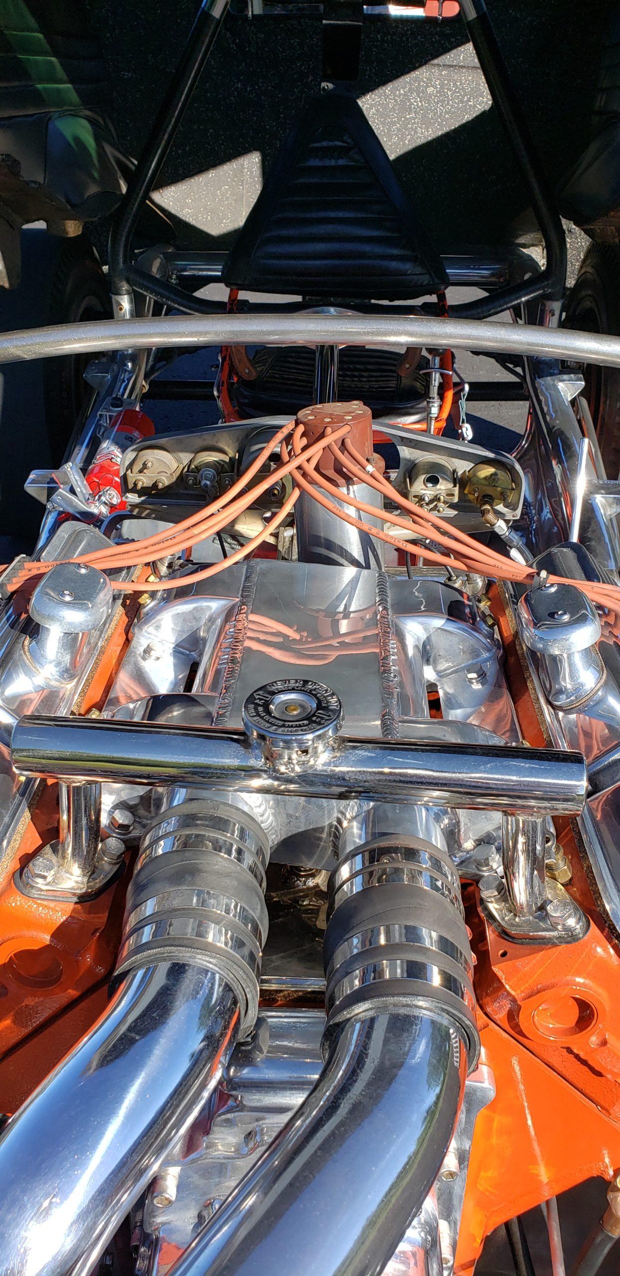 Opposing Cylinders