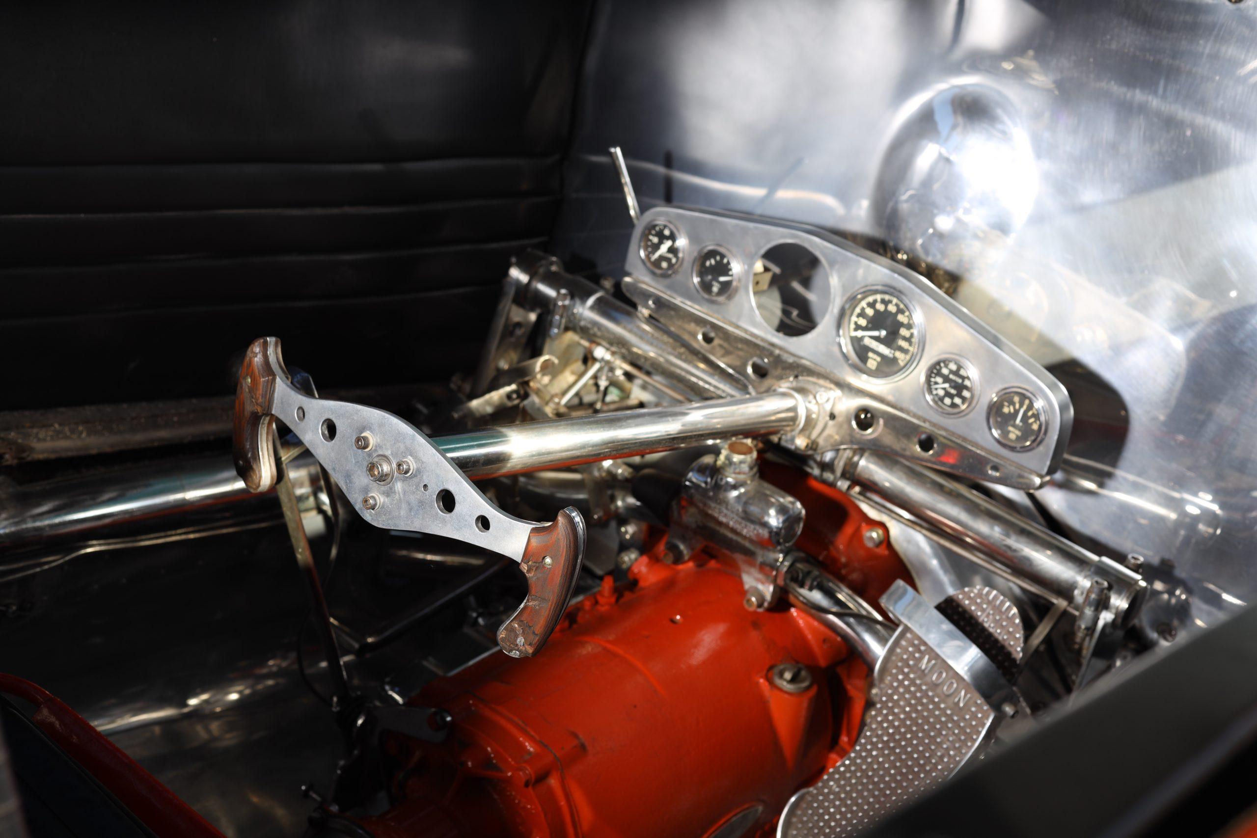 Opposing Cylinders