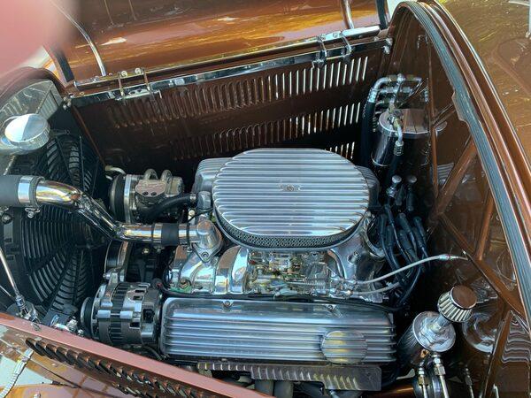 Opposing Cylinders