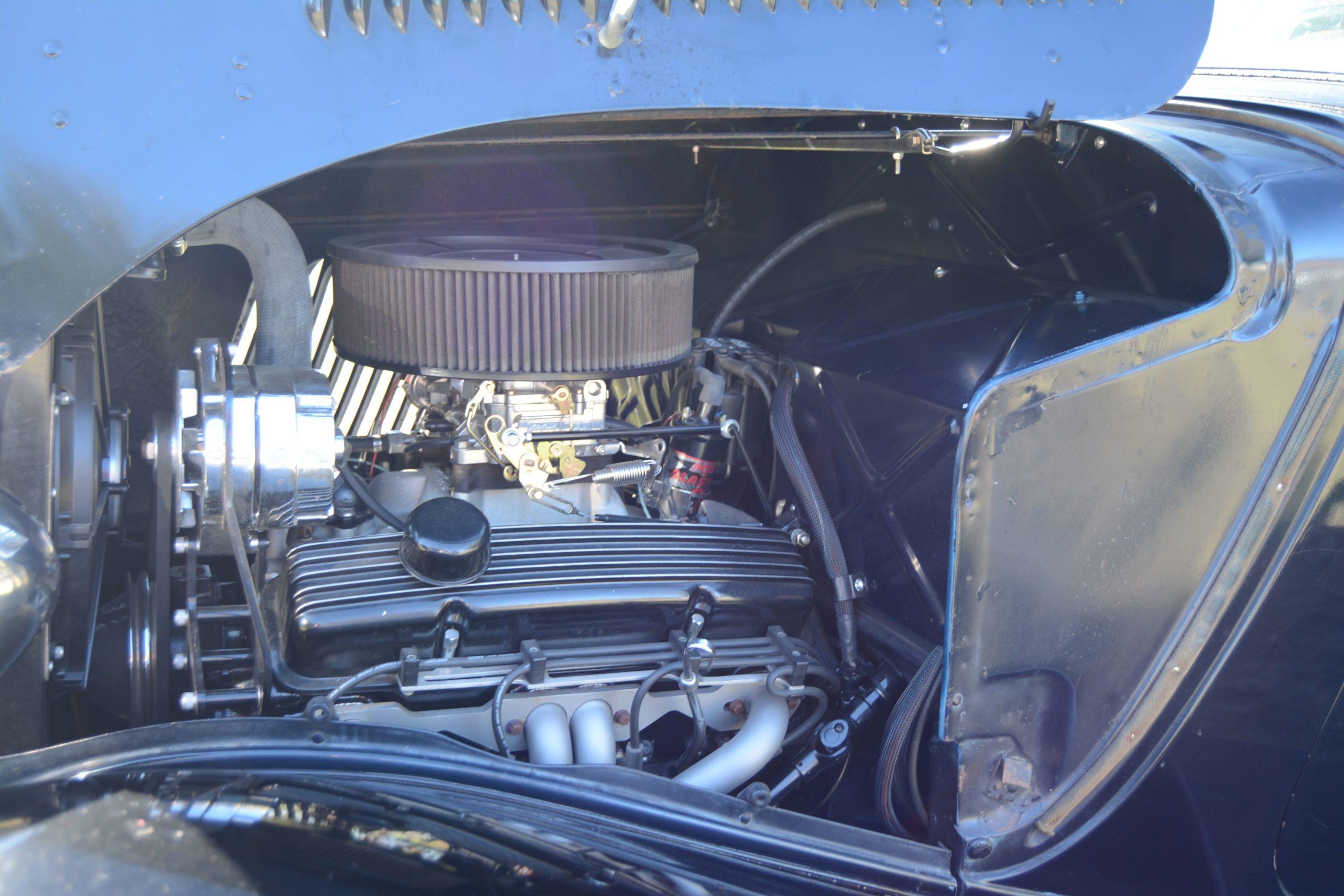 Opposing Cylinders