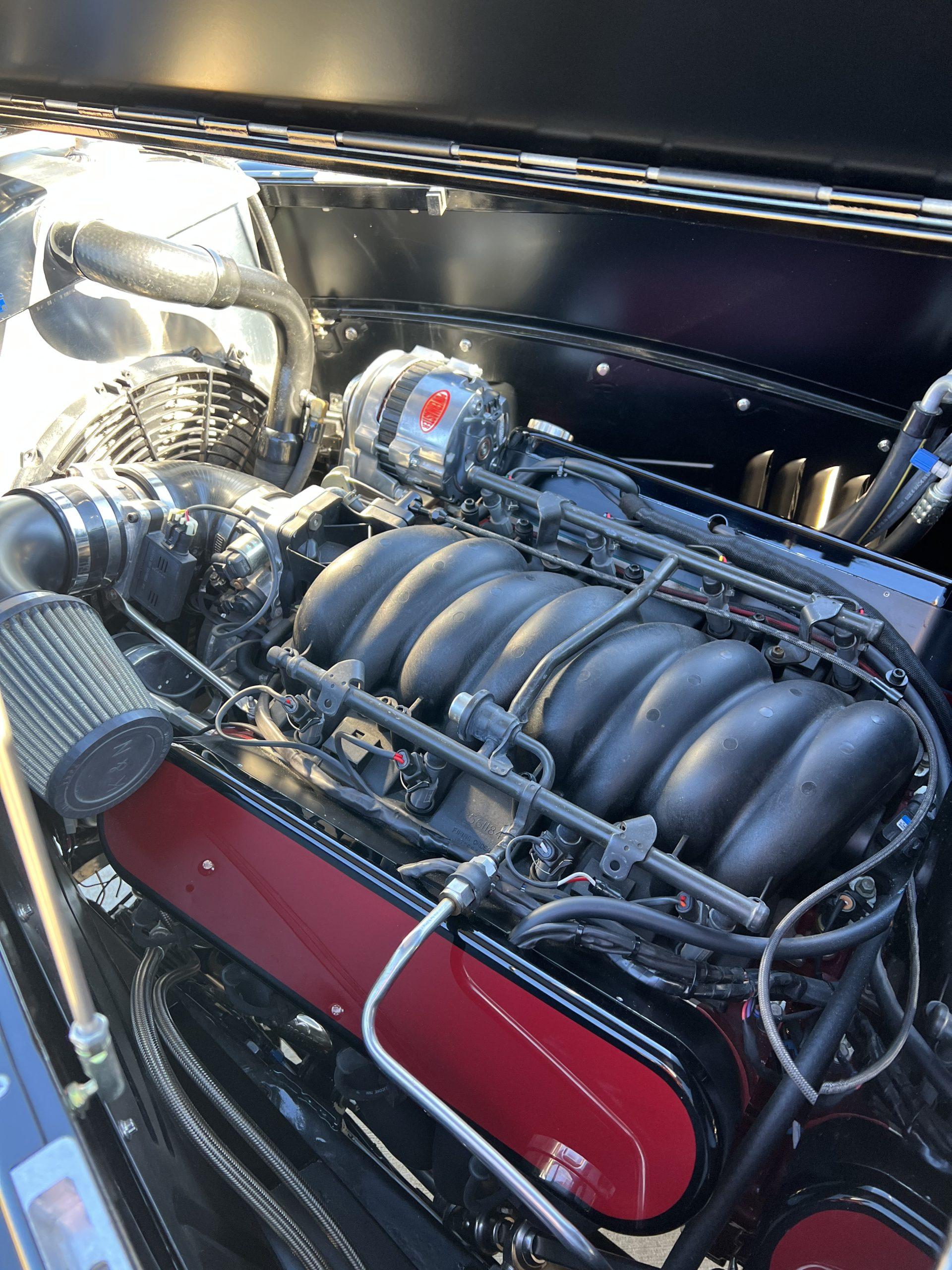 Opposing Cylinders