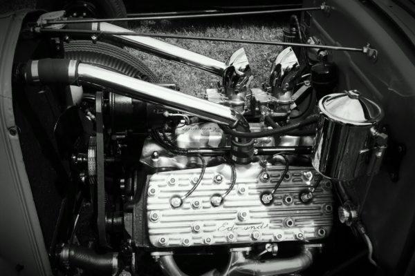 Opposing Cylinders