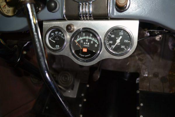 Opposing Cylinders