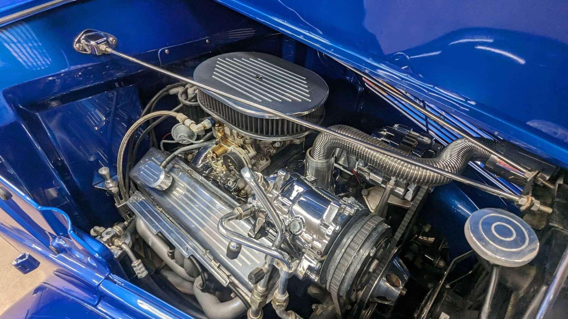 Opposing Cylinders