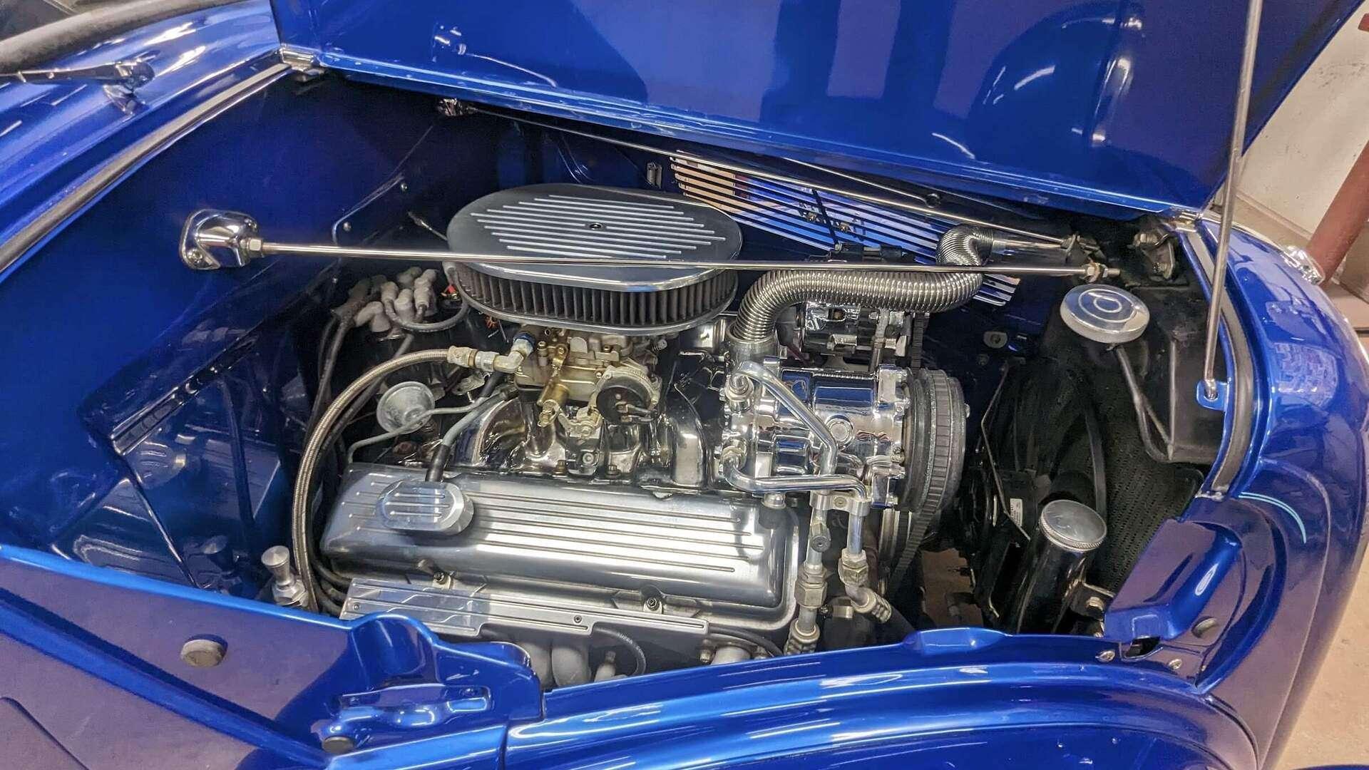 Opposing Cylinders