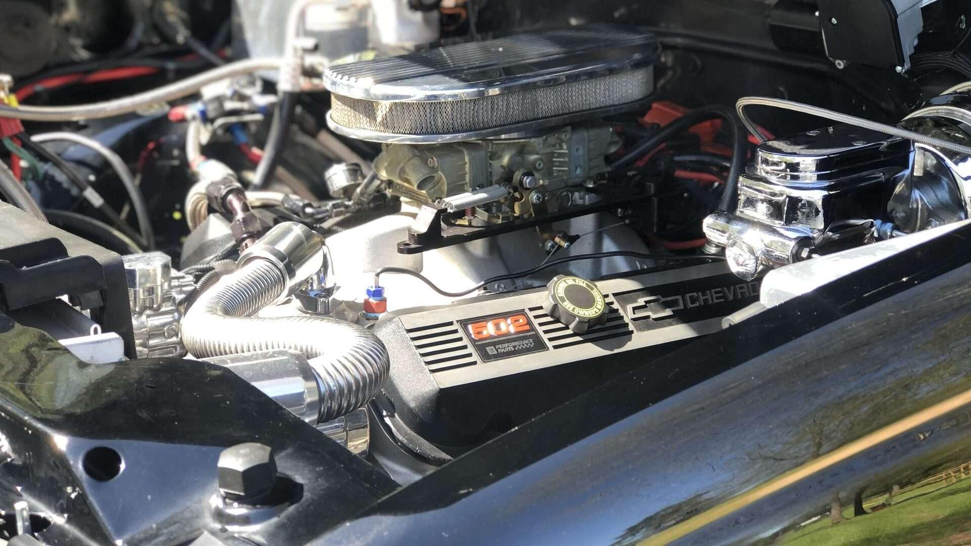 Opposing Cylinders