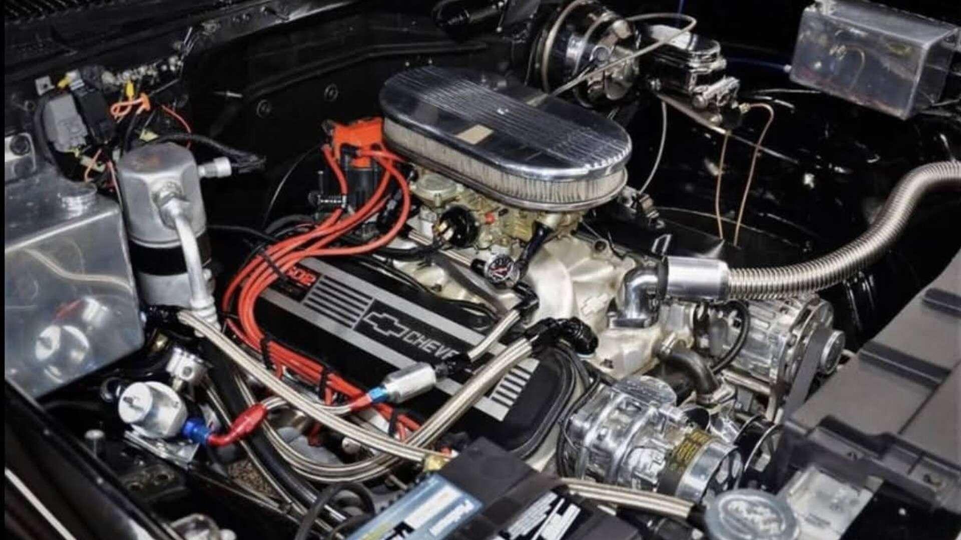 Opposing Cylinders