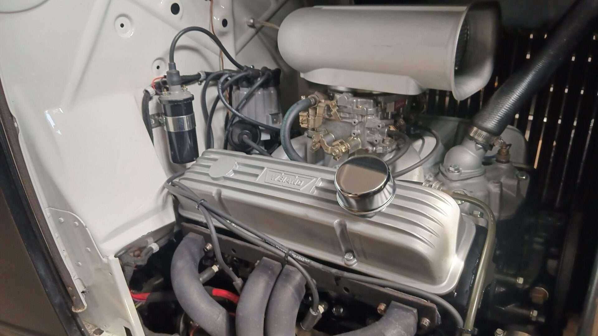Opposing Cylinders