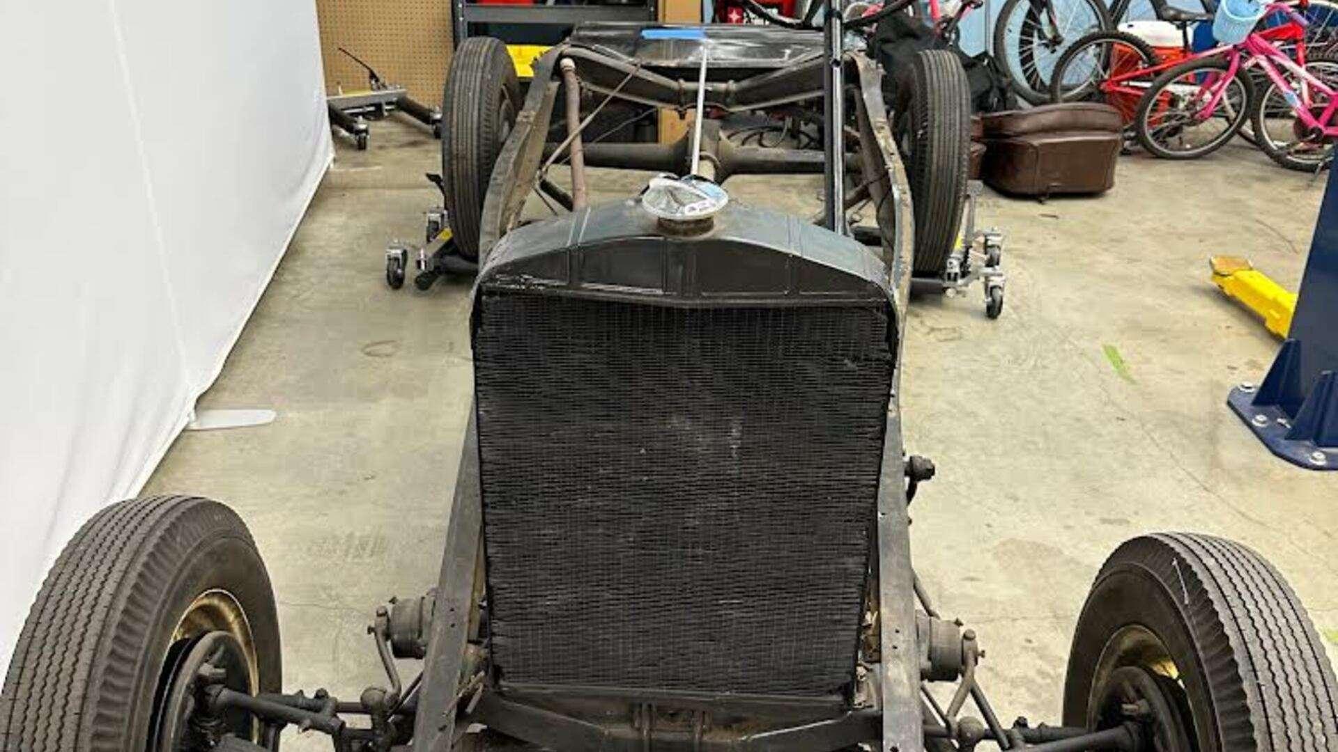 Opposing Cylinders