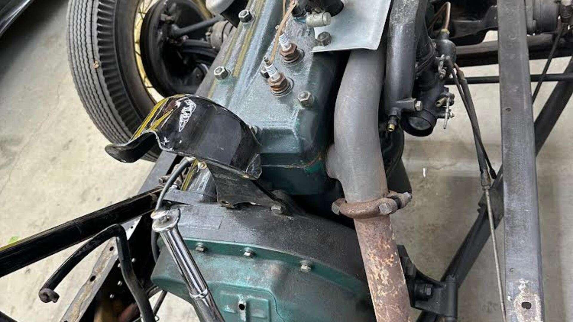 Opposing Cylinders