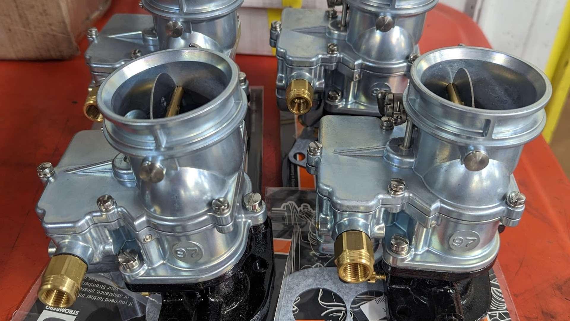 Opposing Cylinders