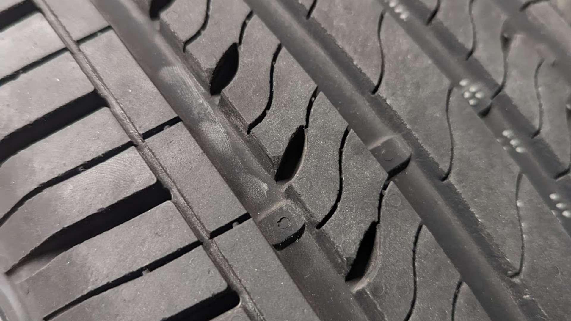 Opposing Cylinders
