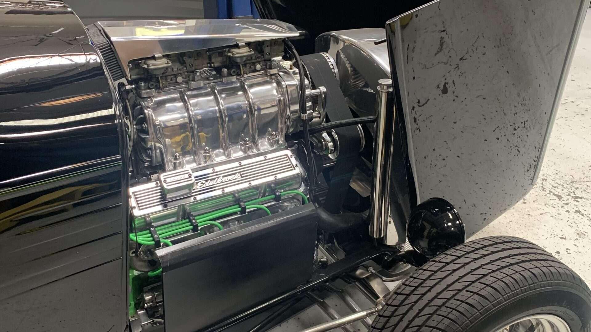 Opposing Cylinders