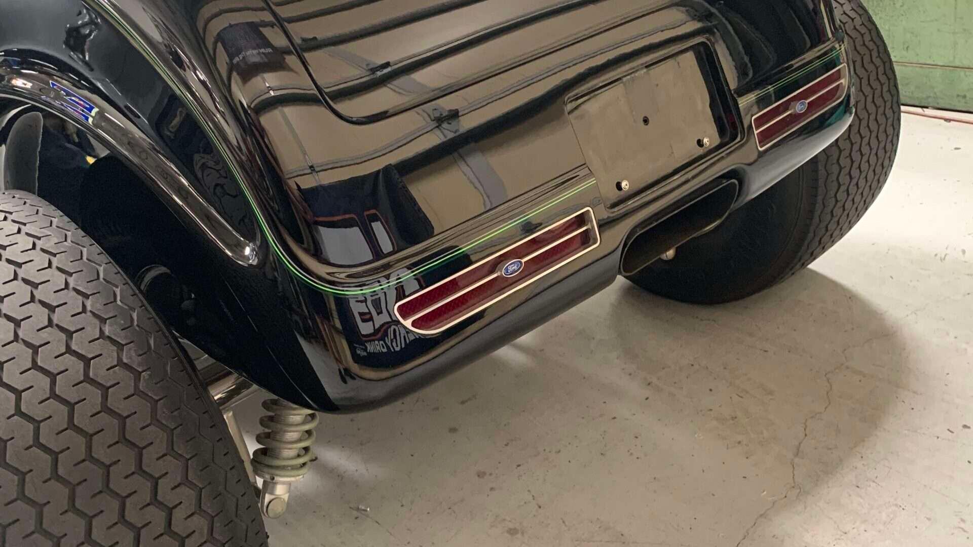 Opposing Cylinders