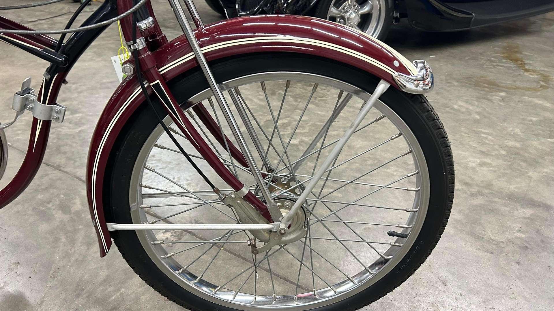 Opposing Cylinders