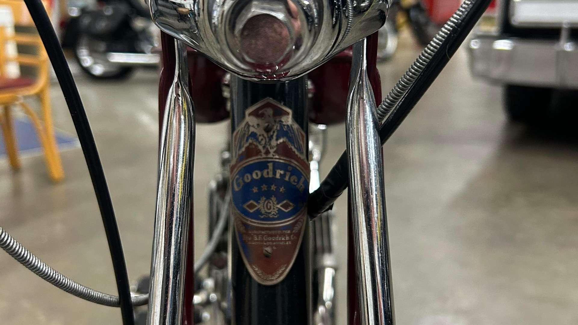 Opposing Cylinders