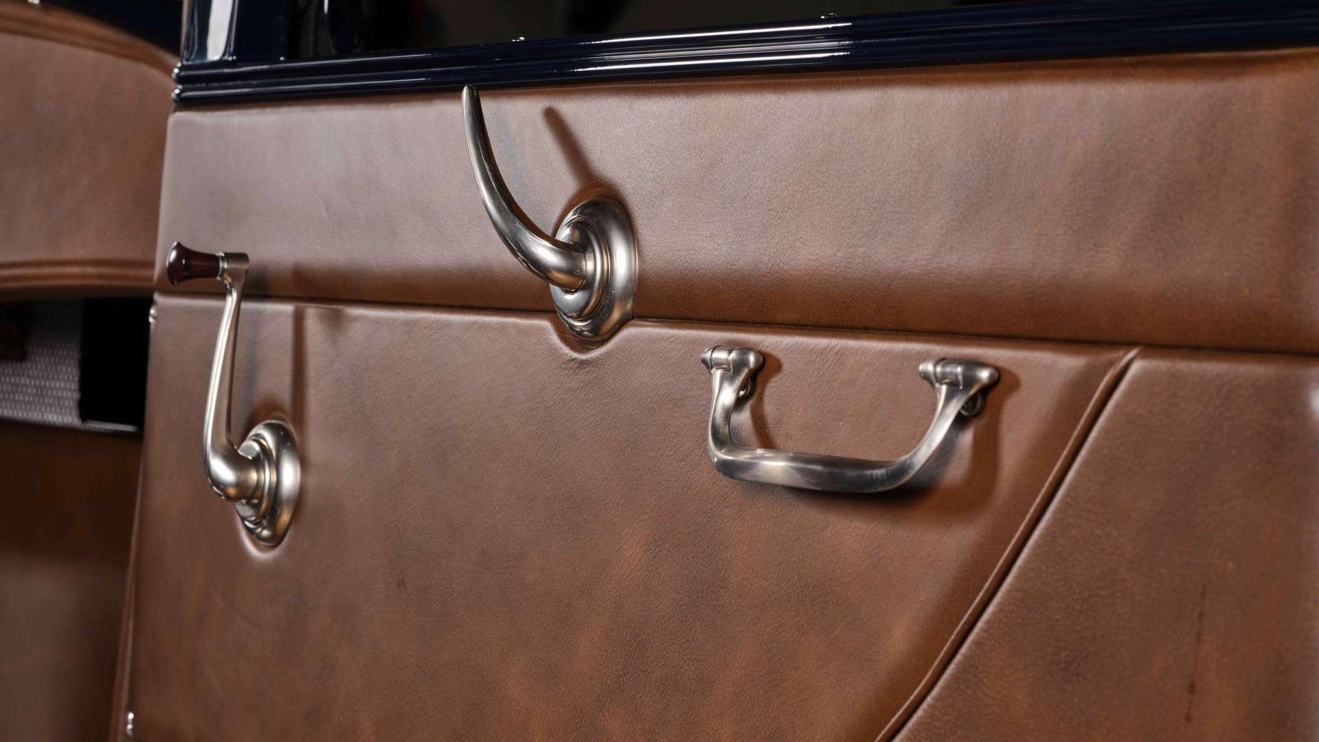 Opposing Cylinders