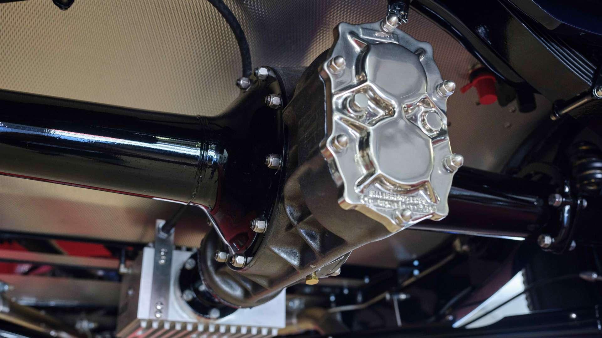 Opposing Cylinders