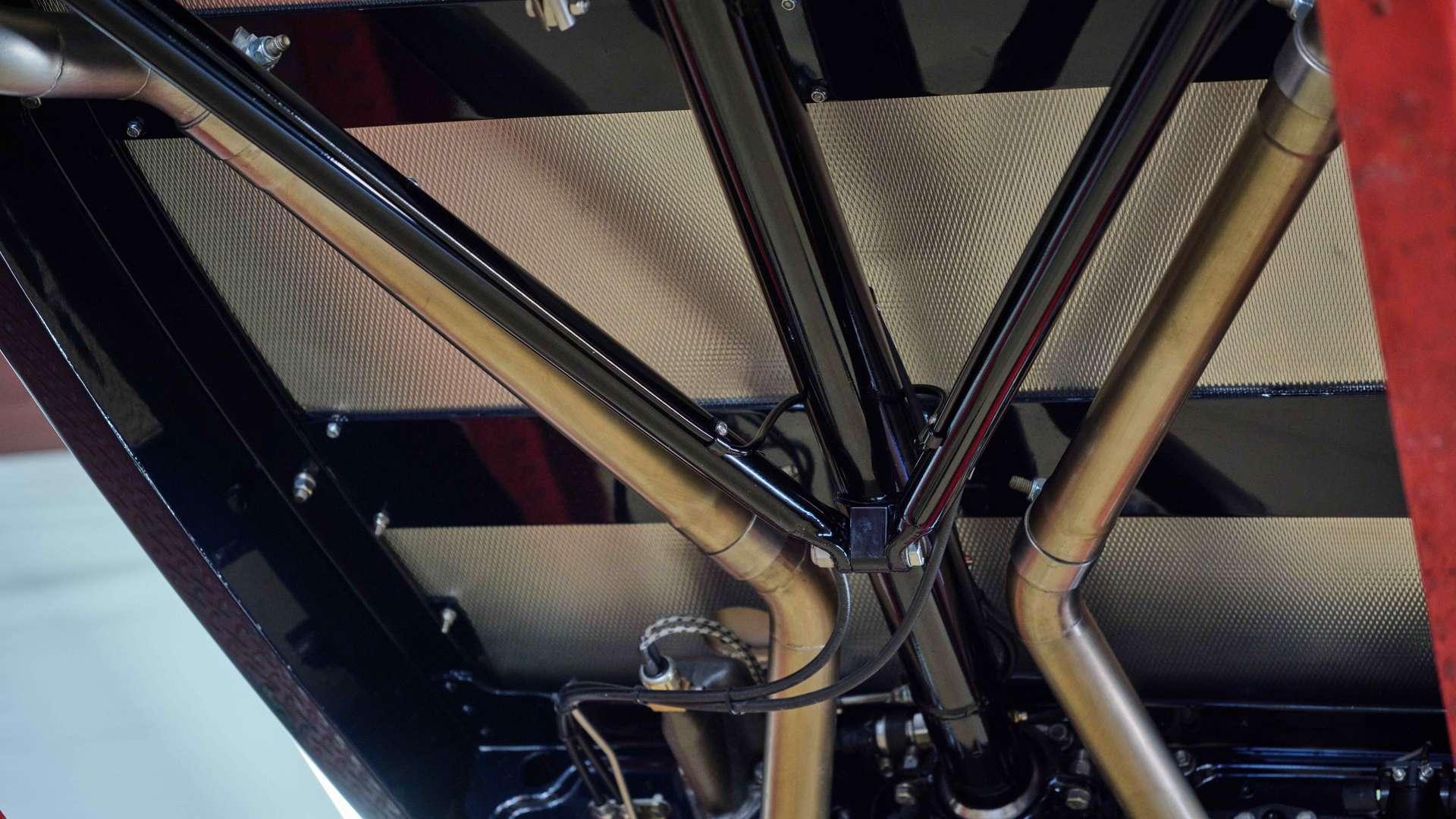 Opposing Cylinders