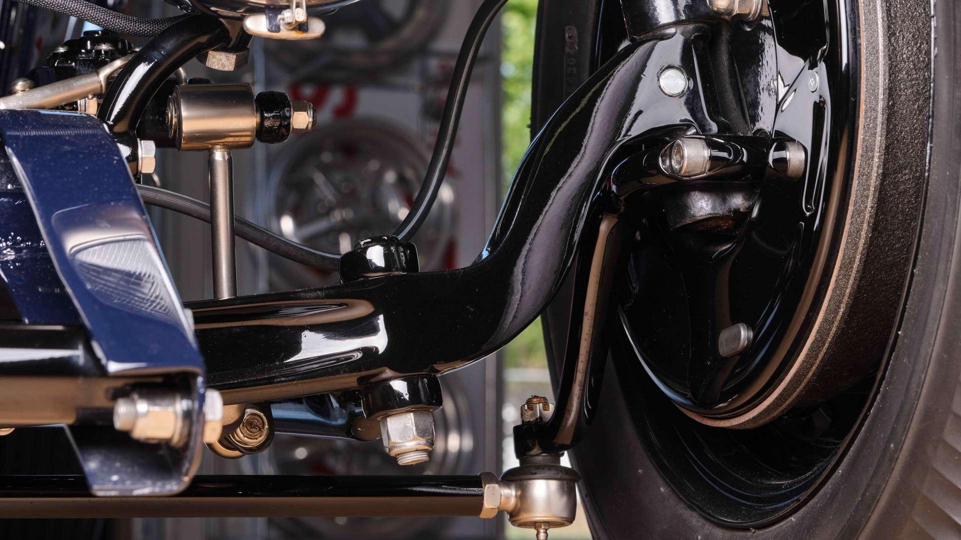 Opposing Cylinders