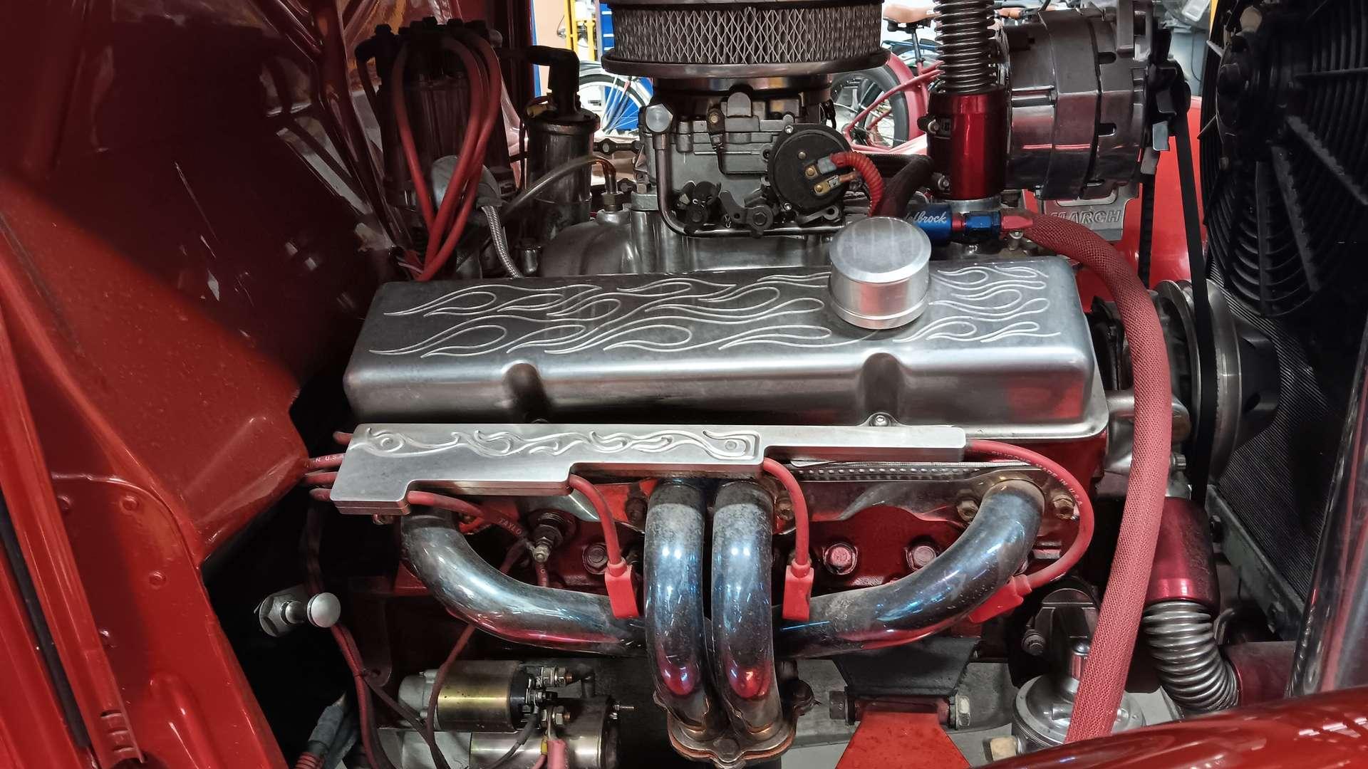 Opposing Cylinders