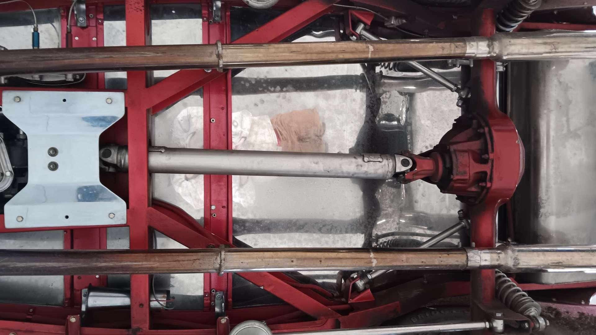Opposing Cylinders