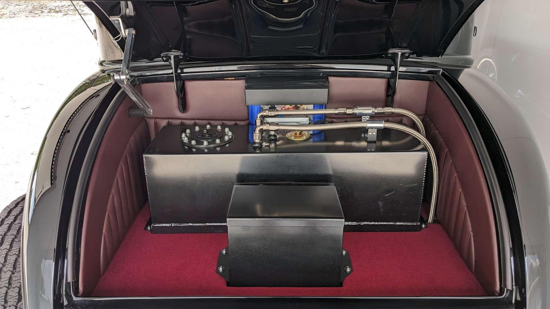 Opposing Cylinders
