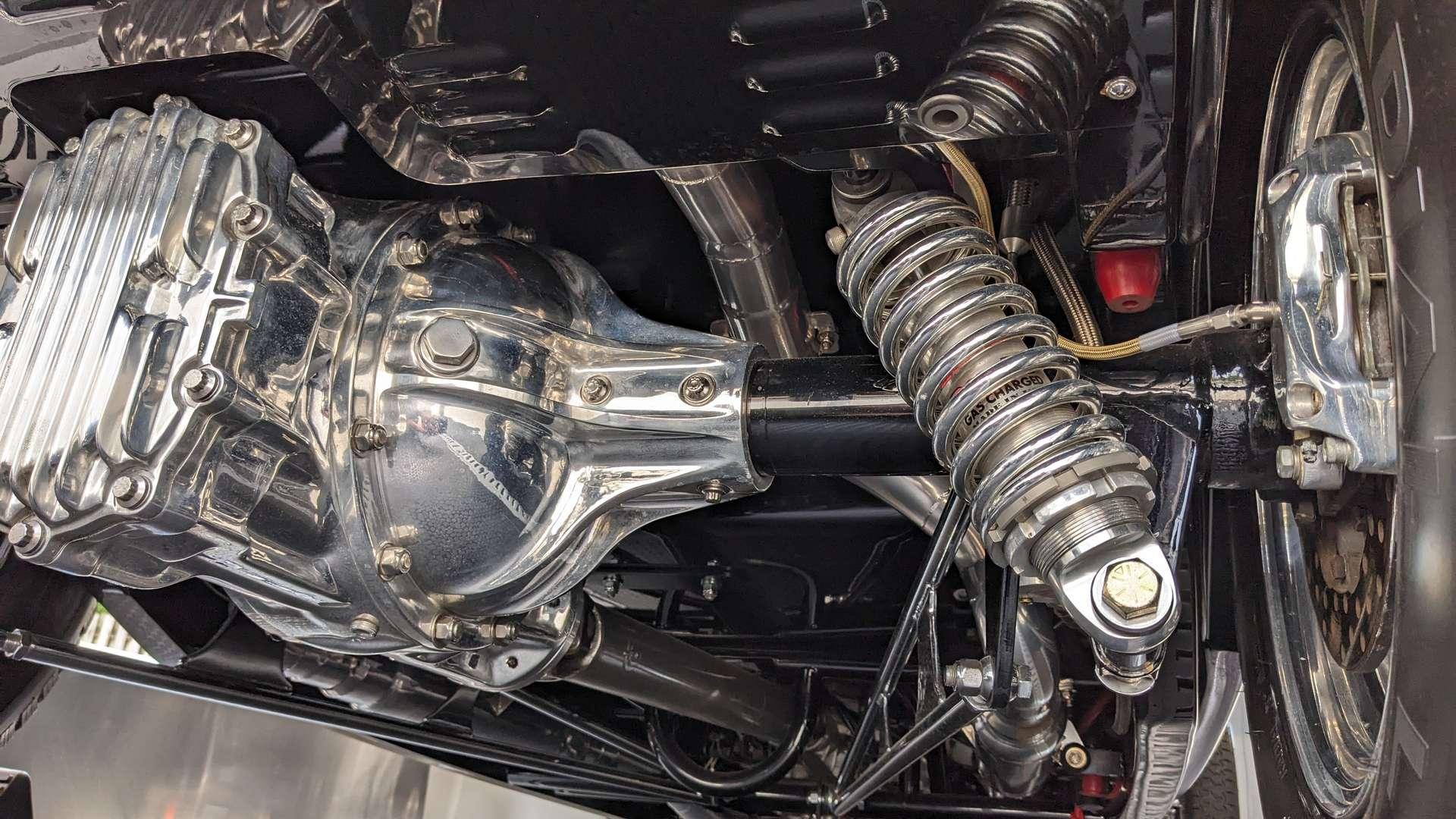 Opposing Cylinders
