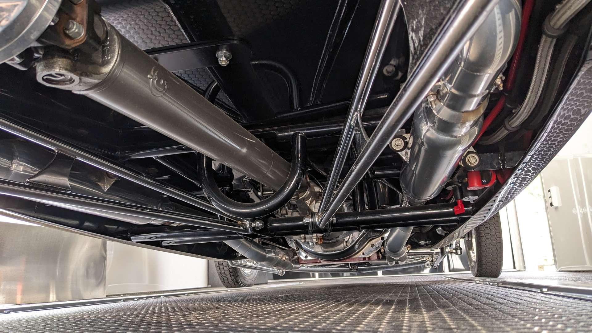 Opposing Cylinders