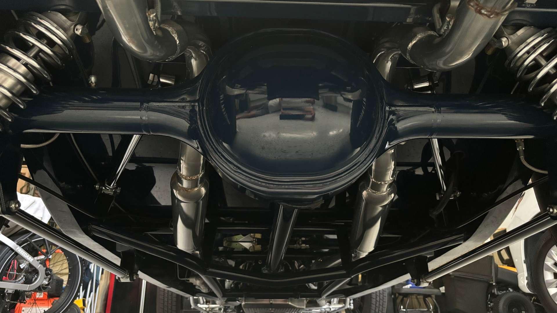 Opposing Cylinders