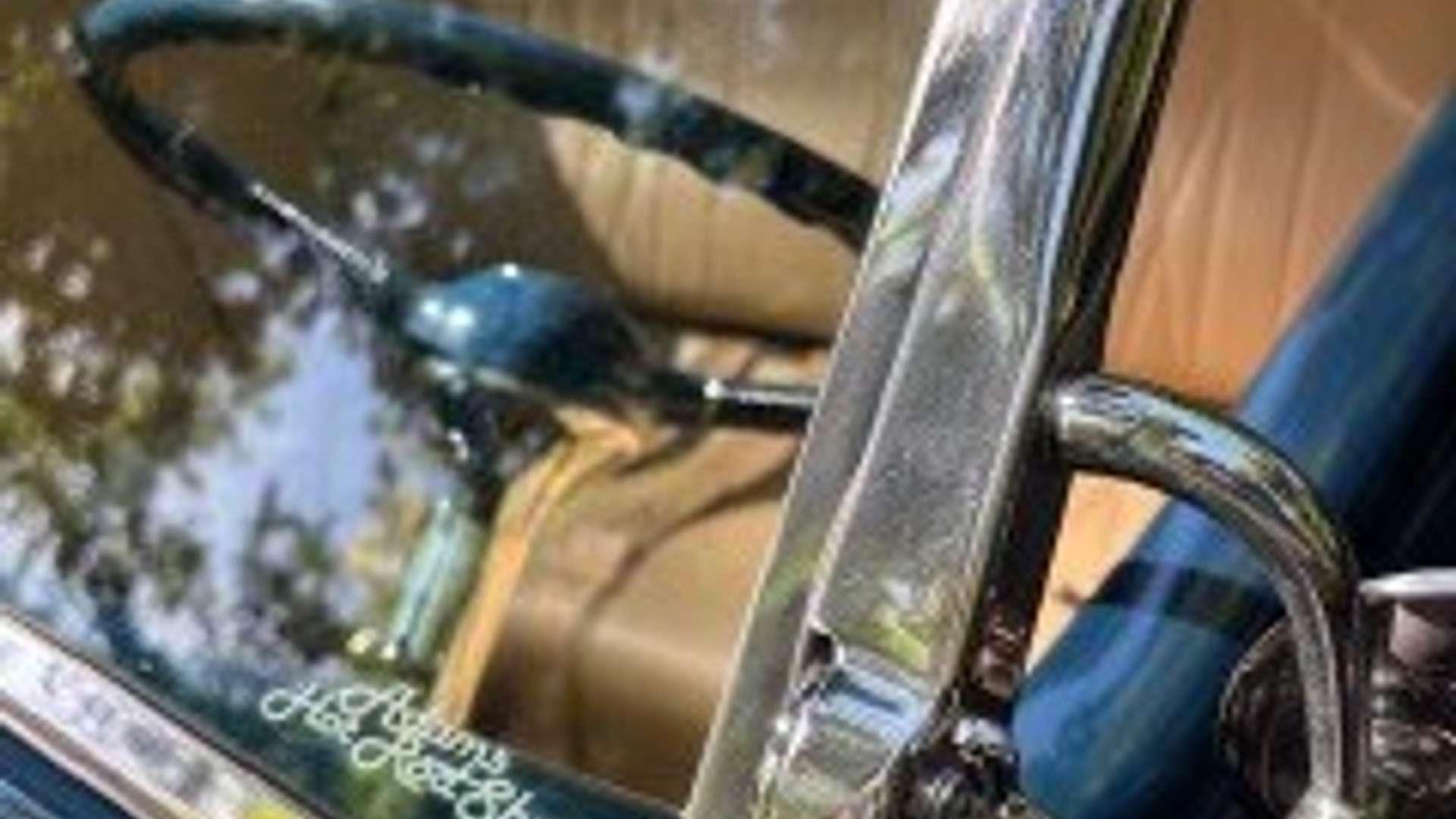 Opposing Cylinders