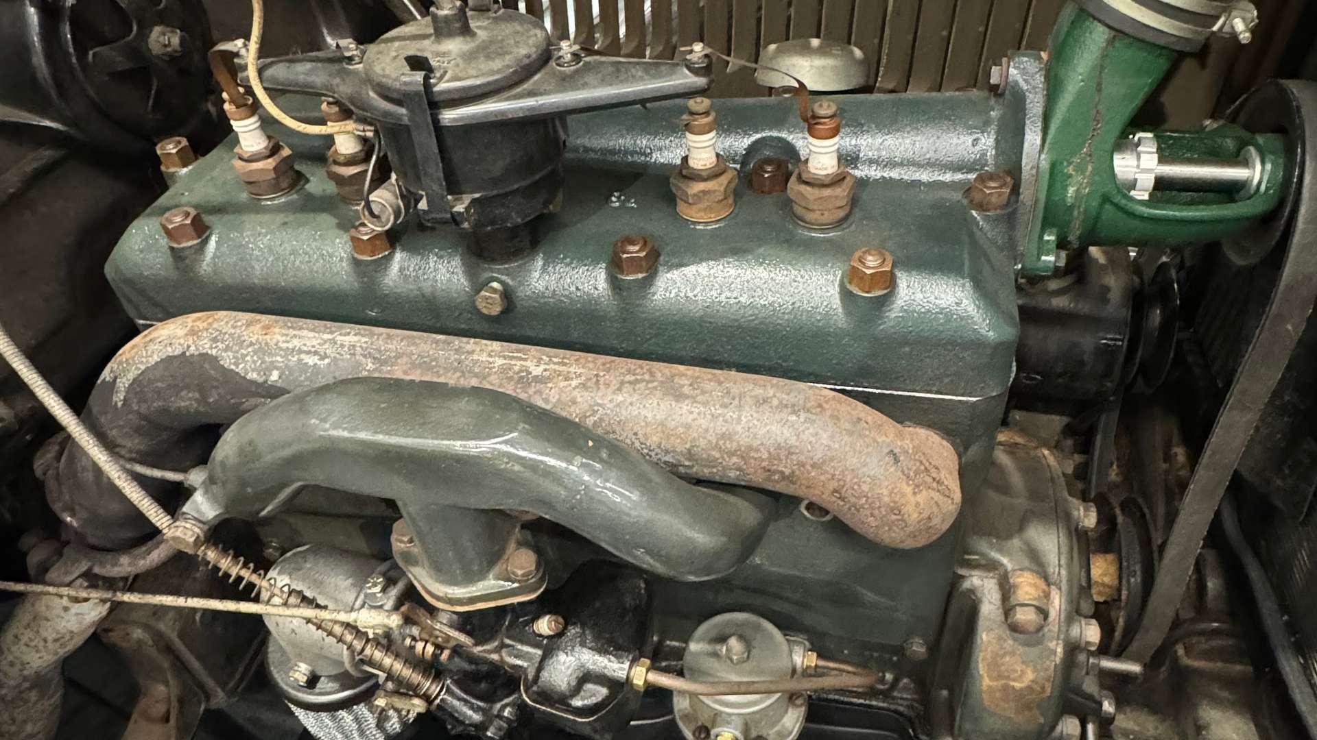 Opposing Cylinders