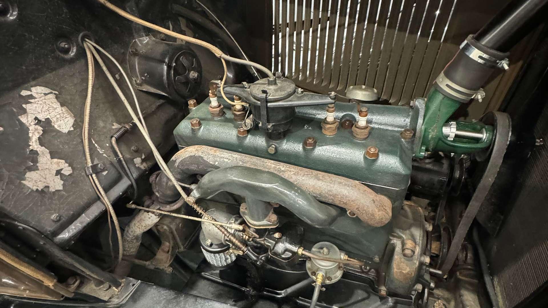 Opposing Cylinders